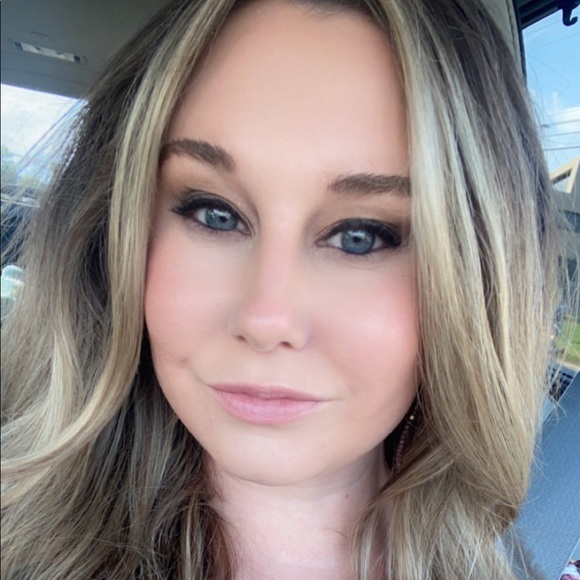 Meet your Posher, Katelynn - Picture 4 of 9